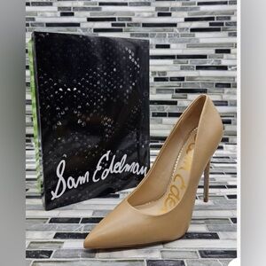 Excellent condition. Sam Edelman nude Women's pointed toe Pumps.